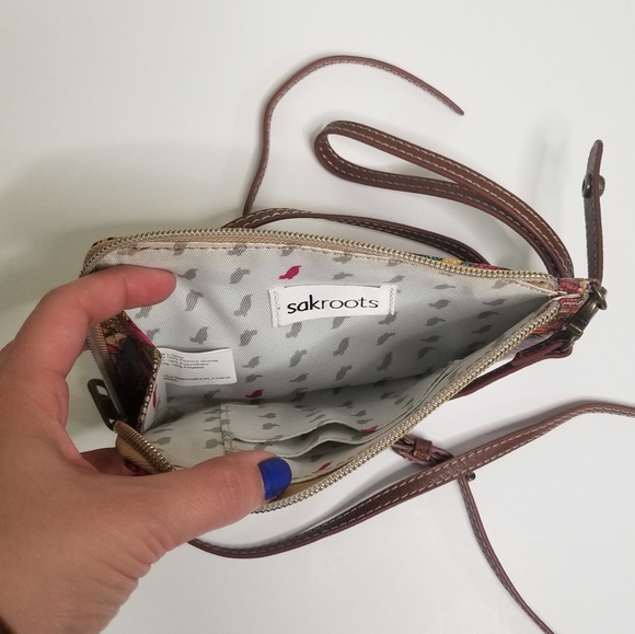 Sakroots crossbody/ wristlet boho/ floral bag - Picture 4 of 5